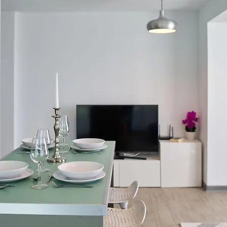 Cocktail By The Sea Spa&pool