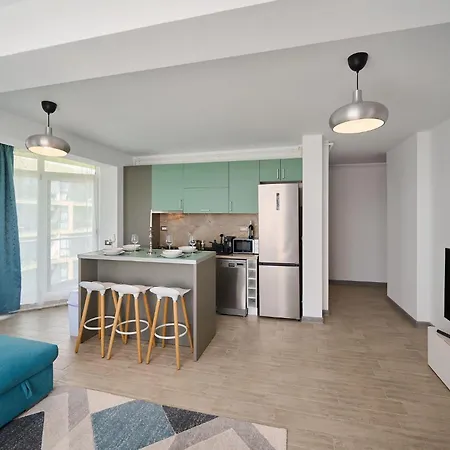 Cocktail By The Sea Spa&pool