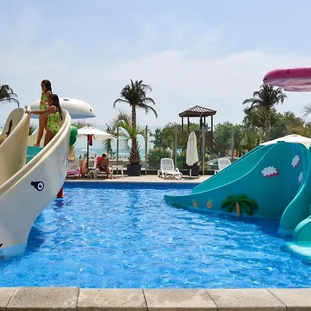 Apartment Cocktail By The Sea Spa&pool Mamaia