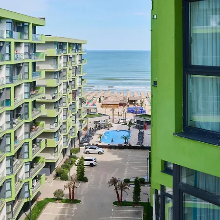 Cocktail By The Sea Spa&pool Apartment Mamaia