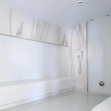 Апартаменты Cocktail By The Sea Spa&pool Мамая